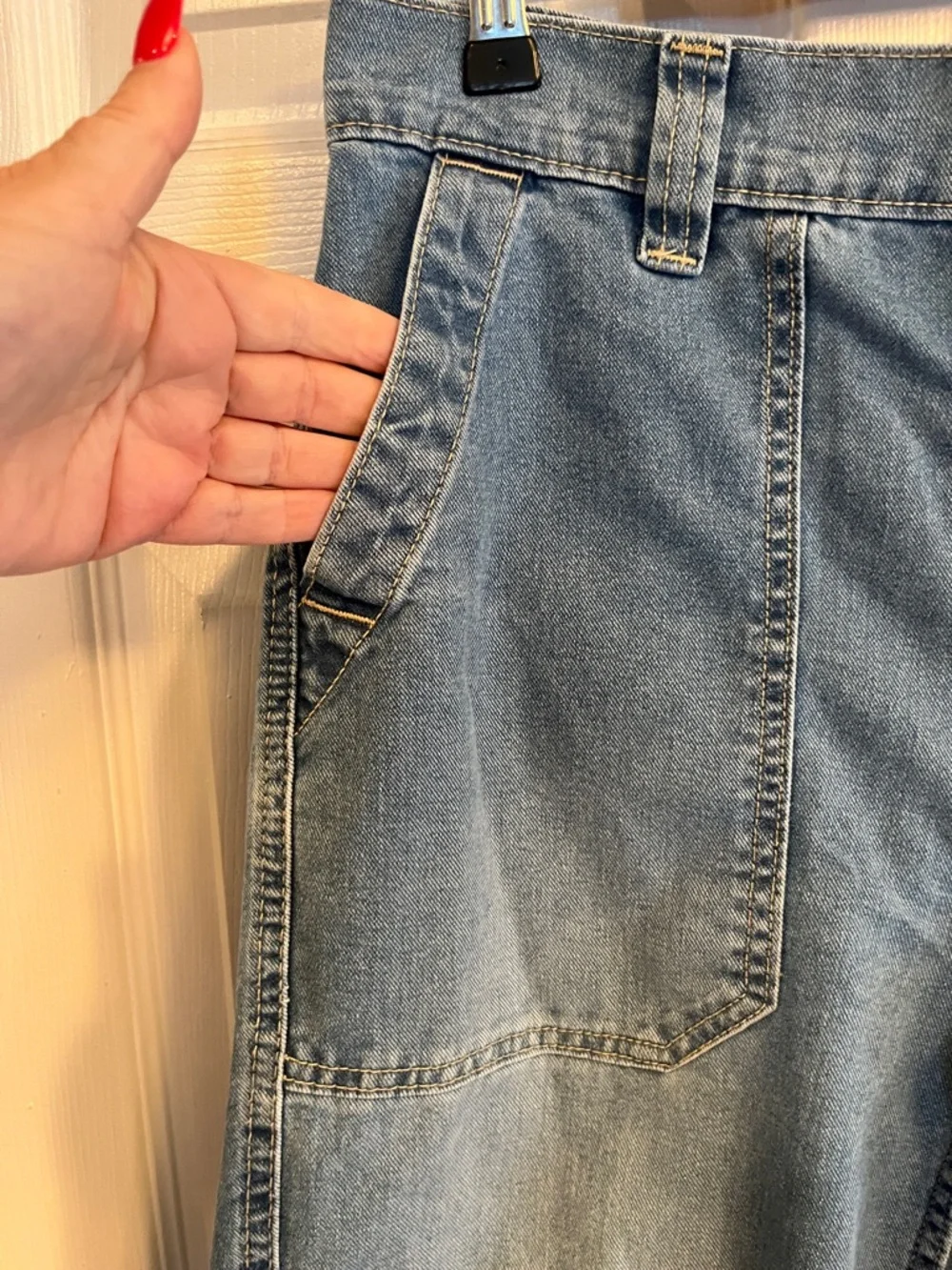 Old Navy High-Rise OG Chino Relaxed Jeans in Light Blue Denim - Picture 3 of 6